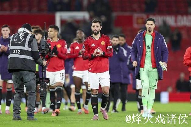 狼狈的4-4！曼联2次险遭读秒绝杀+2100万门神救主 阿莫林变阵失败